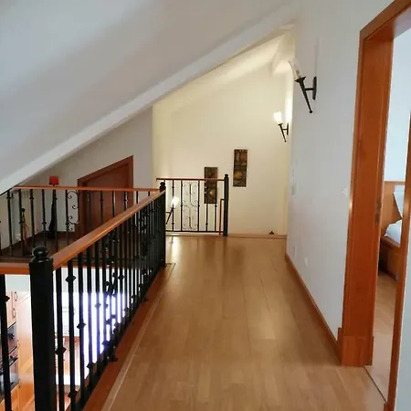 D'yellow House - And Countryside Carqueja