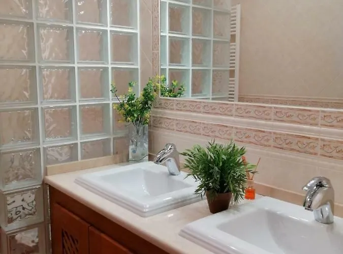 D'yellow House - And Countryside